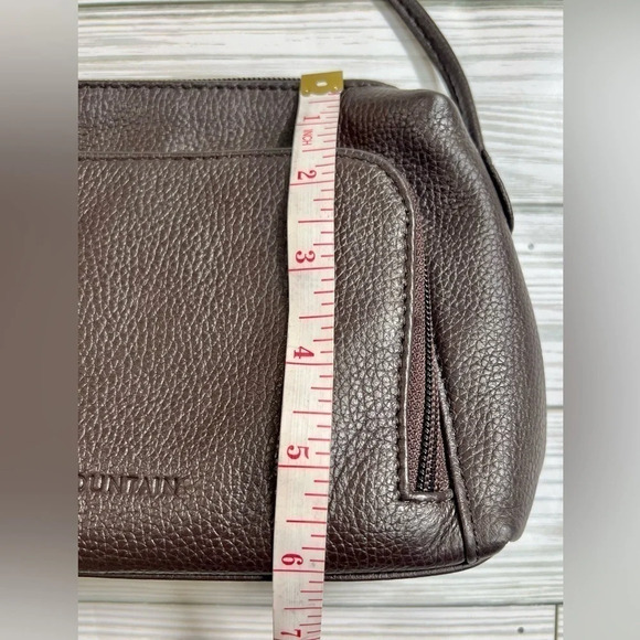 STONE MOUNTAIN Dark Brown Pebble Leather Crossbody Bag Embossed Logo Like New - Picture 8 of 9